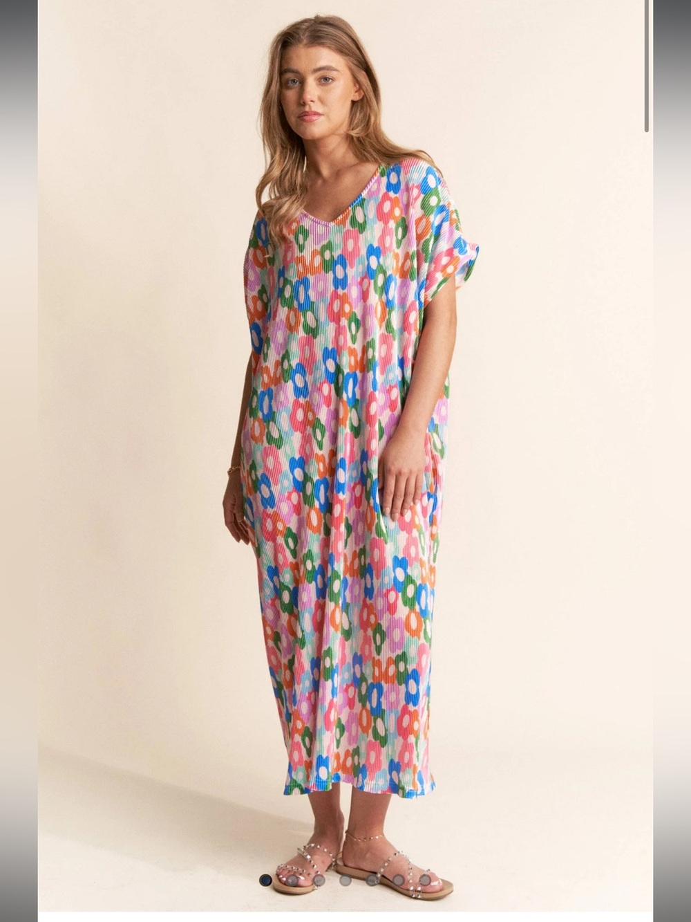 💚Floral Multi-Color V-Neck dress!💚